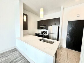 Building Photo - 2222 Smith St