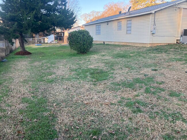 Foto del edificio - 3425 Pne Crst Rd