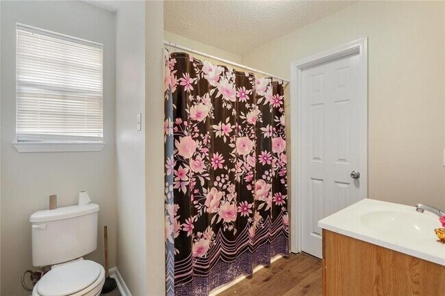 Foto del edificio - 8311 Livingston Ave