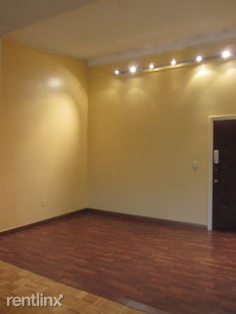 Building Photo - 57 Broadlawn Park