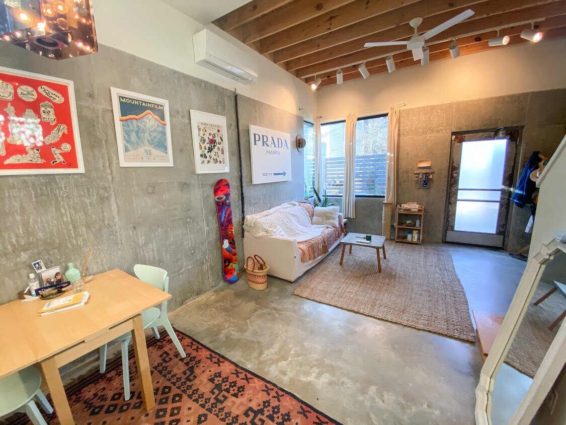 Living room - 2502 E 10th St