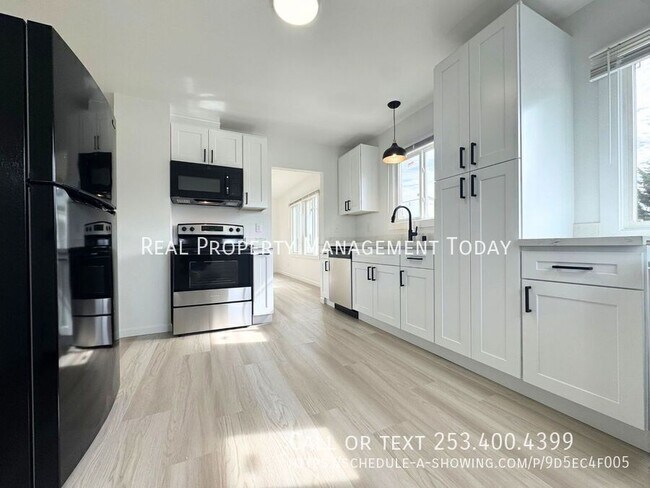 Foto del edificio - 8420 1/2 South Tacoma Way-1