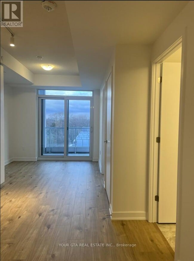 Photo du bâtiment - 500 Plains Rd E