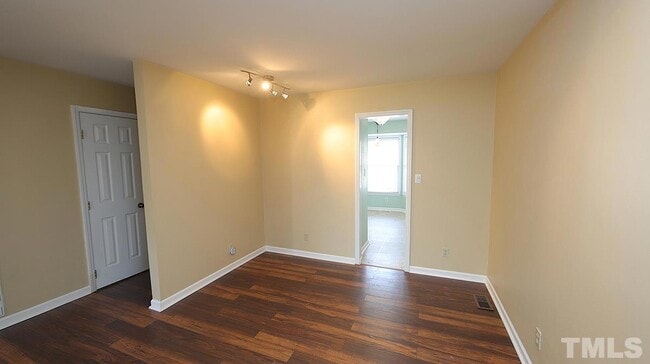 Living room - dining area - 5414 Sharpe Dr