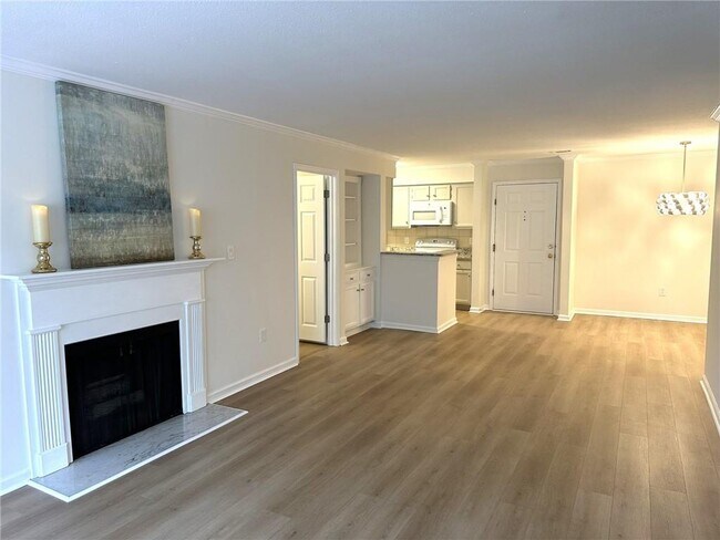 Building Photo - 24303 Plantation Dr NE