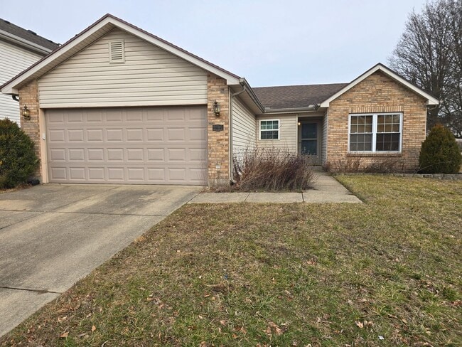 Building Photo - 3 bed 2 bath