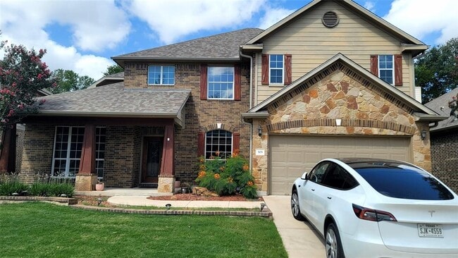 Building Photo - 303 Kati Ln