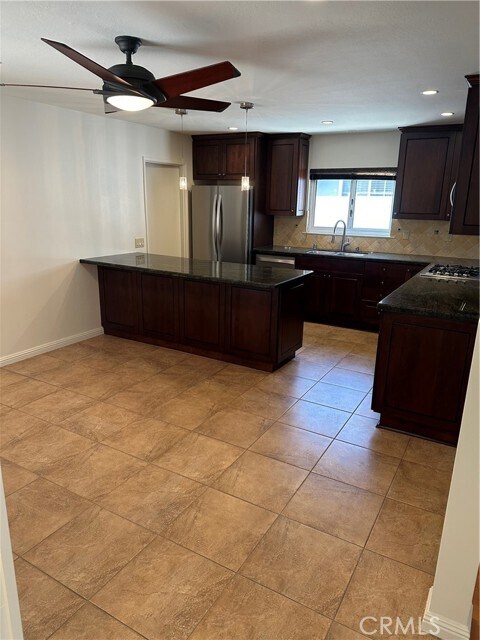 Foto del edificio - 19882 Lotus Ln