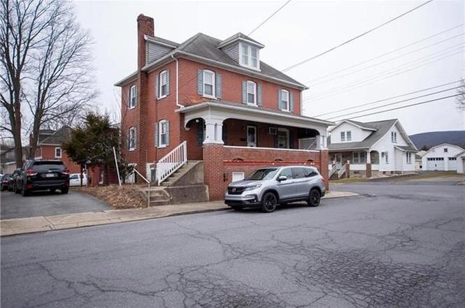 Building Photo - 55 Dewey St