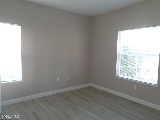 Building Photo - 11511 Villa Grand
