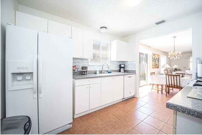 Foto del edificio - Seasonal 2BR/1BA Villa in Quail Ridge Vill...