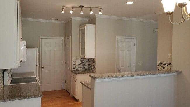 Building Photo - 3 Bedroom / 2.5 Bath in South Durham Neighborhood!