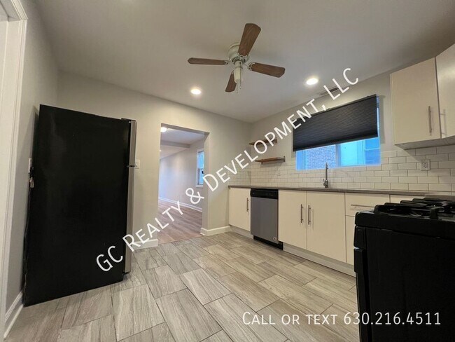 Foto del edificio - 2624 N Springfield Ave