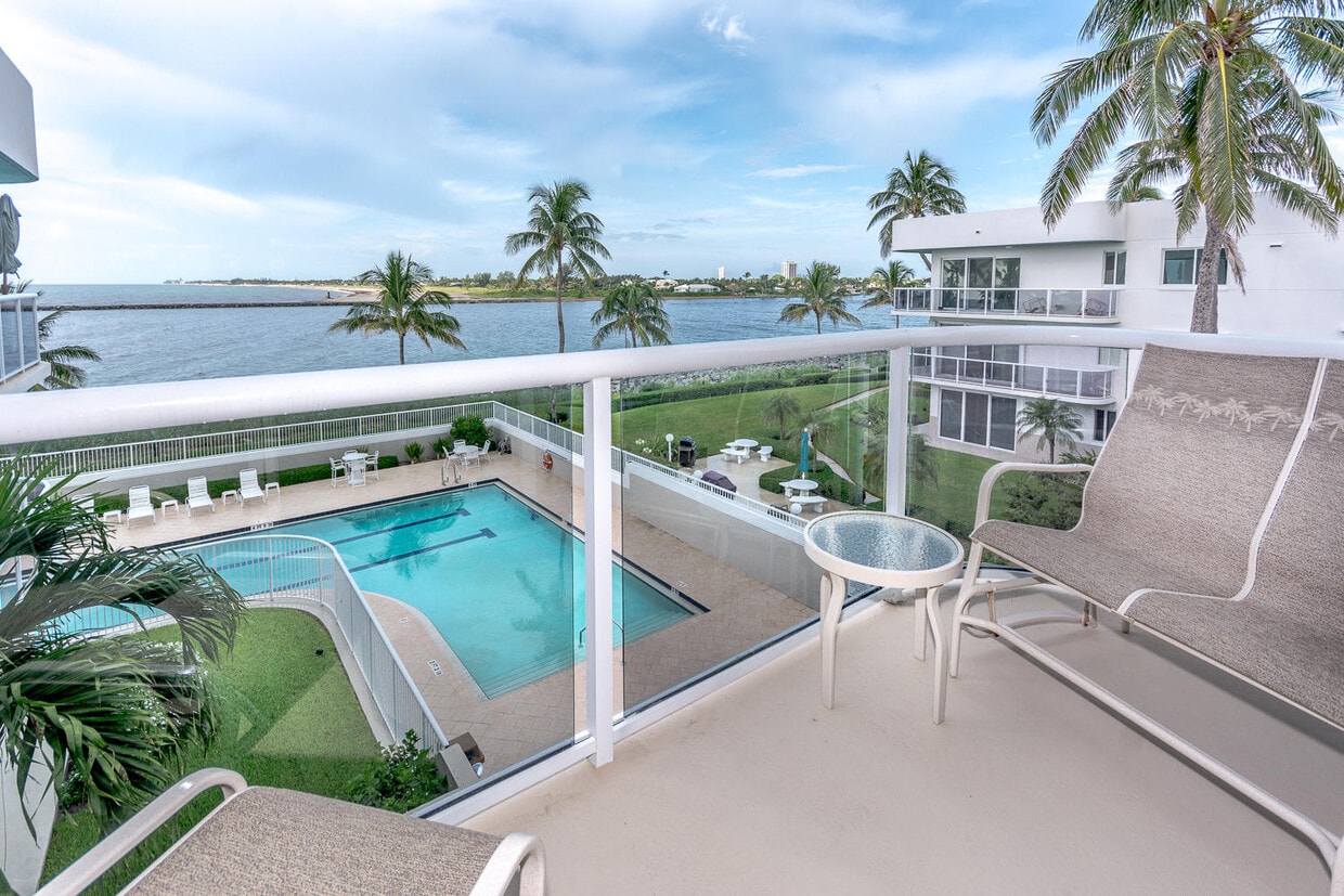 Primary Photo - 120 Inlet Way
