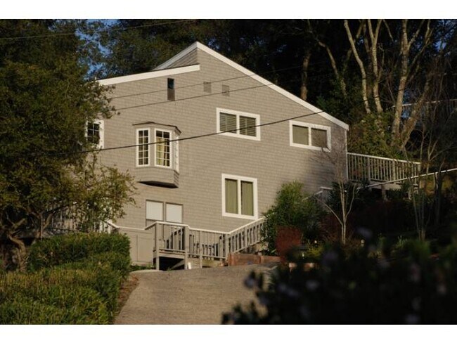 Building Photo - 48 Sunnyside Ln
