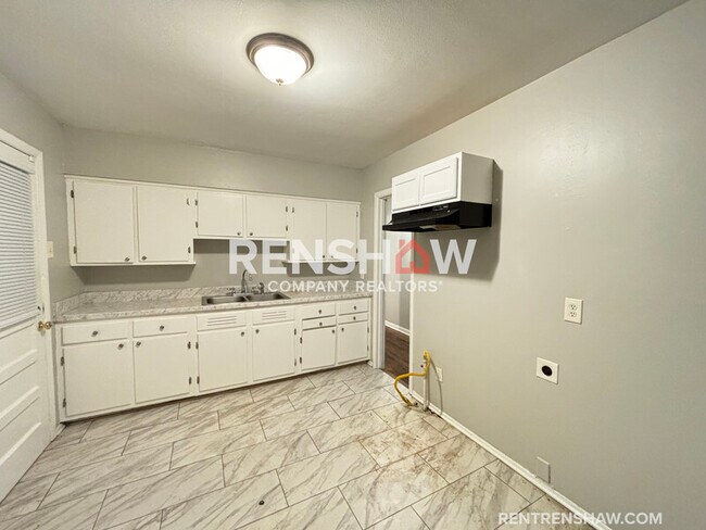 Foto del edificio - 1755 S Perkins Rd