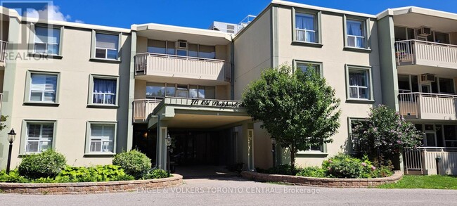 Building Photo - 70-370 Old Sheppard Ave