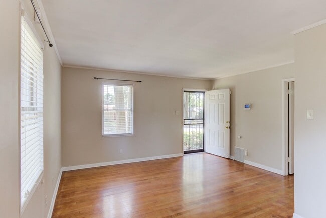 Foto del edificio - 4966 Verne Rd