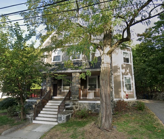 Building Photo - 62 Gordon St