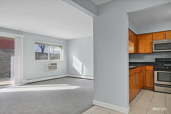 Building Photo - 706 Marilyn Ave