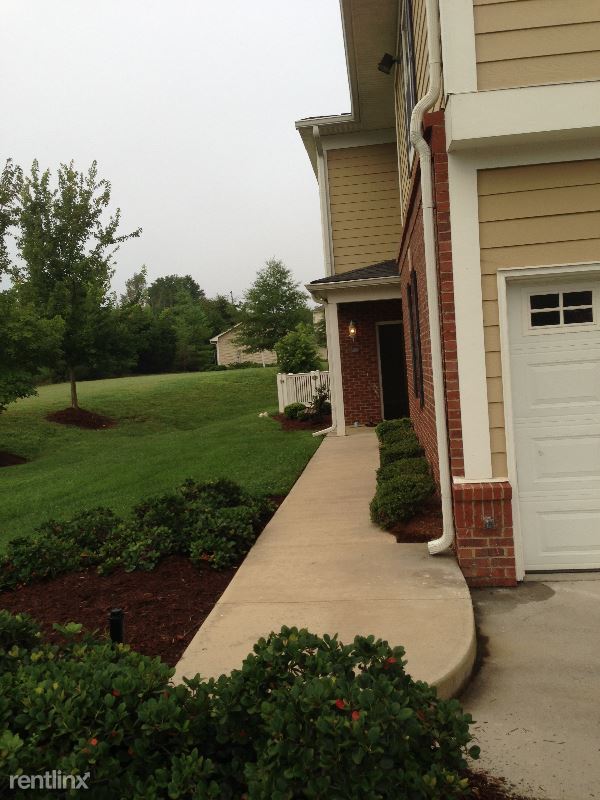 Primary Photo - 2 br, 2.5 bath Townhome - 6102 Regency Ct
