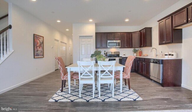 Foto del edificio - 1706 Shady Ln