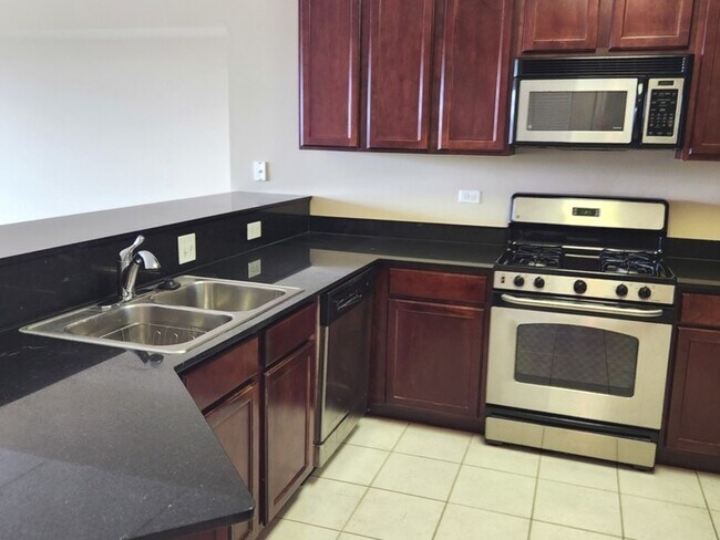 Building Photo - 6420 Double Eagle Dr