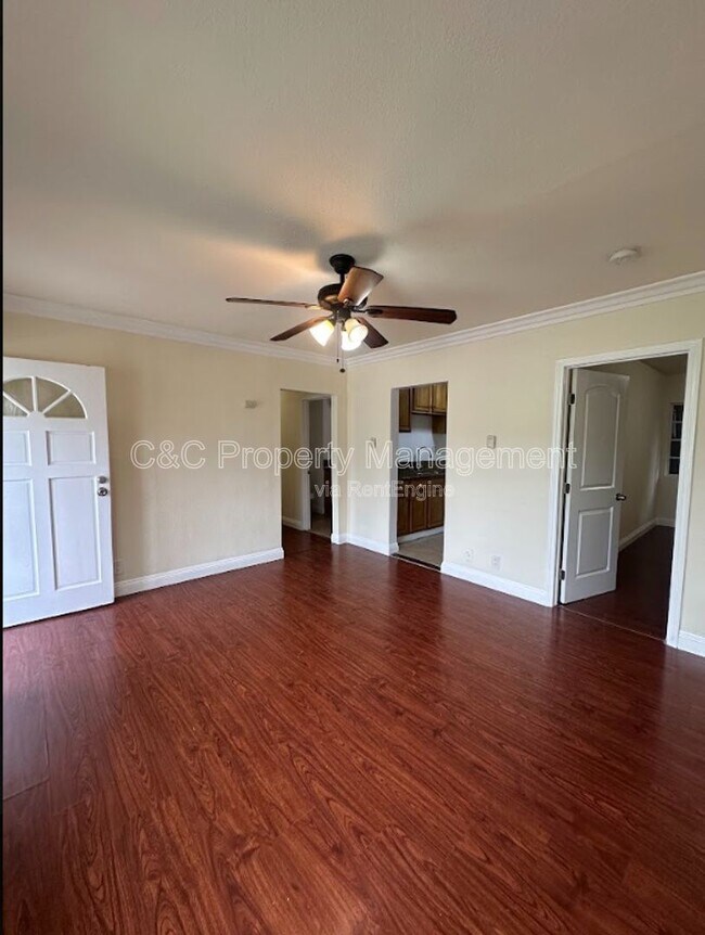 Building Photo - 1143 W 91st St