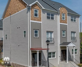 Building Photo - 302 Laurel Ave SW