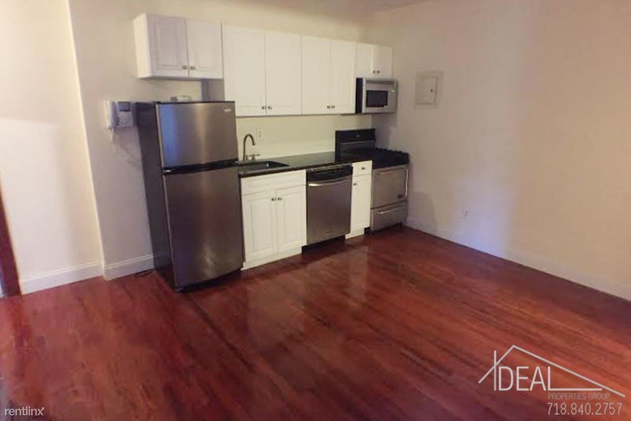 Foto principal - 553 Pacific St