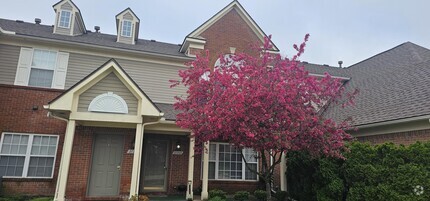 Building Photo - 27345 Hidden Oaks Dr