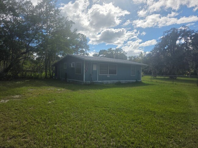 Foto del edificio - Adorable 2 bedroom 1 Bathroom House