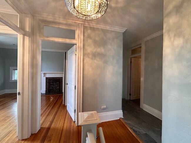 Foto del edificio - $0 DEPOSIT OPTION. CHARMING VICTORIAN TOWNHOUSE IN UPTOWN/CITY PARK WEST