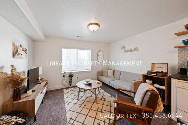 Building Photo - 126 W 570 N