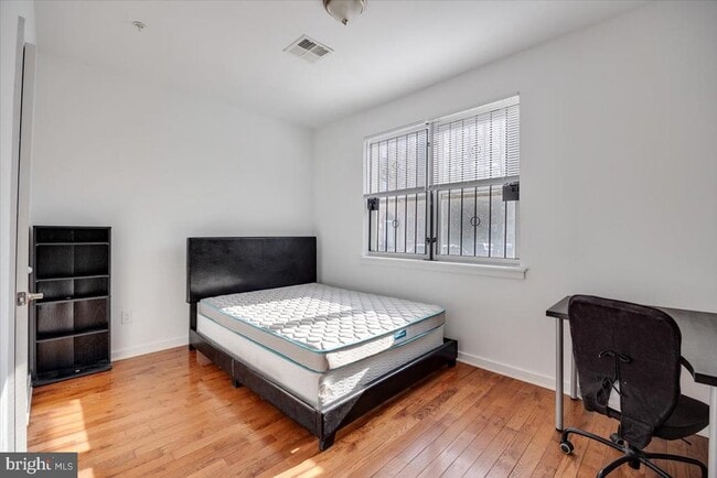 Foto del edificio - 1322 N 15th St
