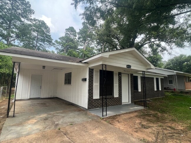 Building Photo - 3 Bedroom 1 Bath in Southern Hills