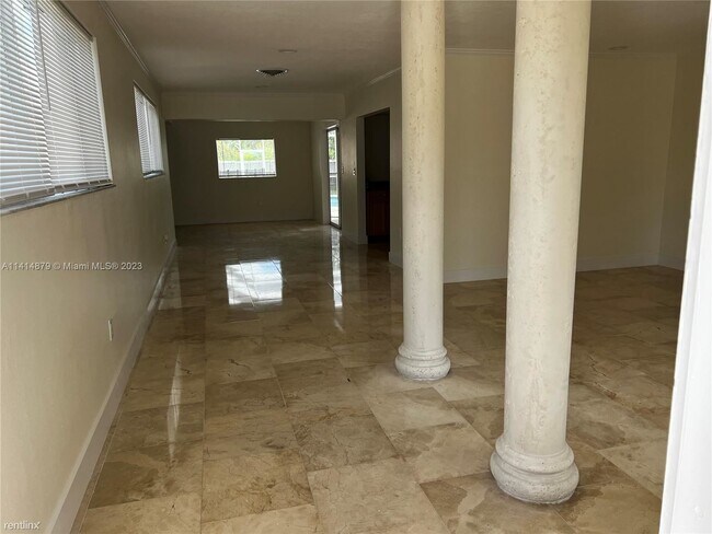 Building Photo - 4 br, 2 bath House - 7701 SW 134th St