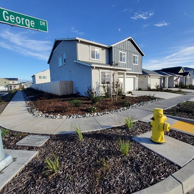 Building Photo - 2209 George Dr