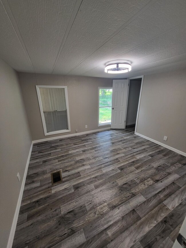 Foto del edificio - NEWLY RENOVATED 3/2 Home in SW Ocala. Close to WEC & Dunnellon