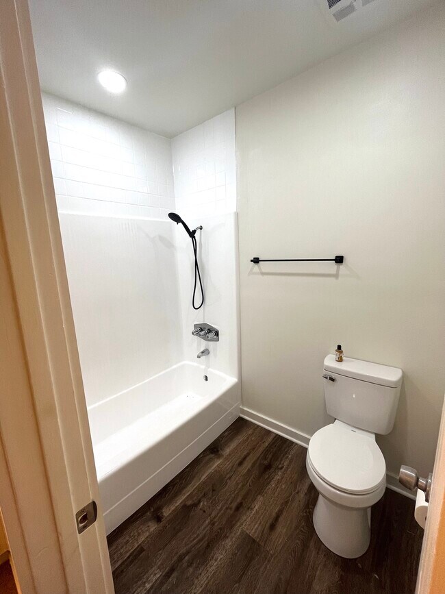 Foto del edificio - 322 S Miraleste Dr