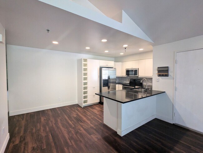 Foto del edificio - Rancho Bernardo Top Level 2 Bedroom/2 Bathroom Condo!