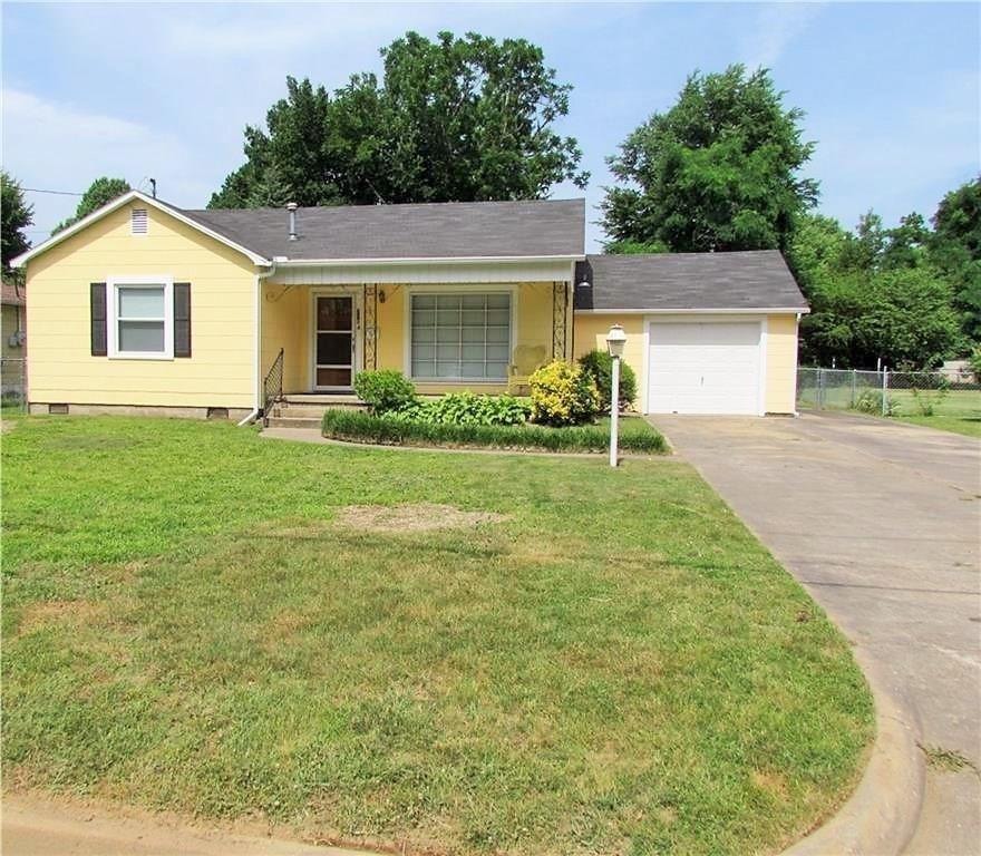 710 Maple Dr, Springdale, AR 72764 House Rental in Springdale, AR