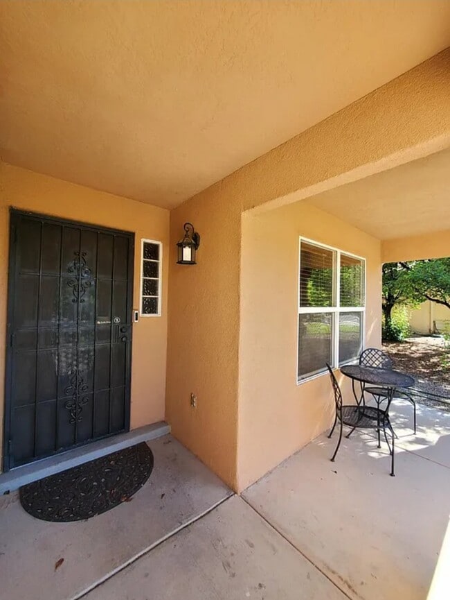 Building Photo - 7409 Sidewinder Dr NE