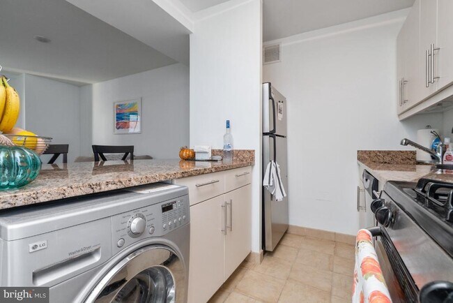 Foto del edificio - 219 S 18th St