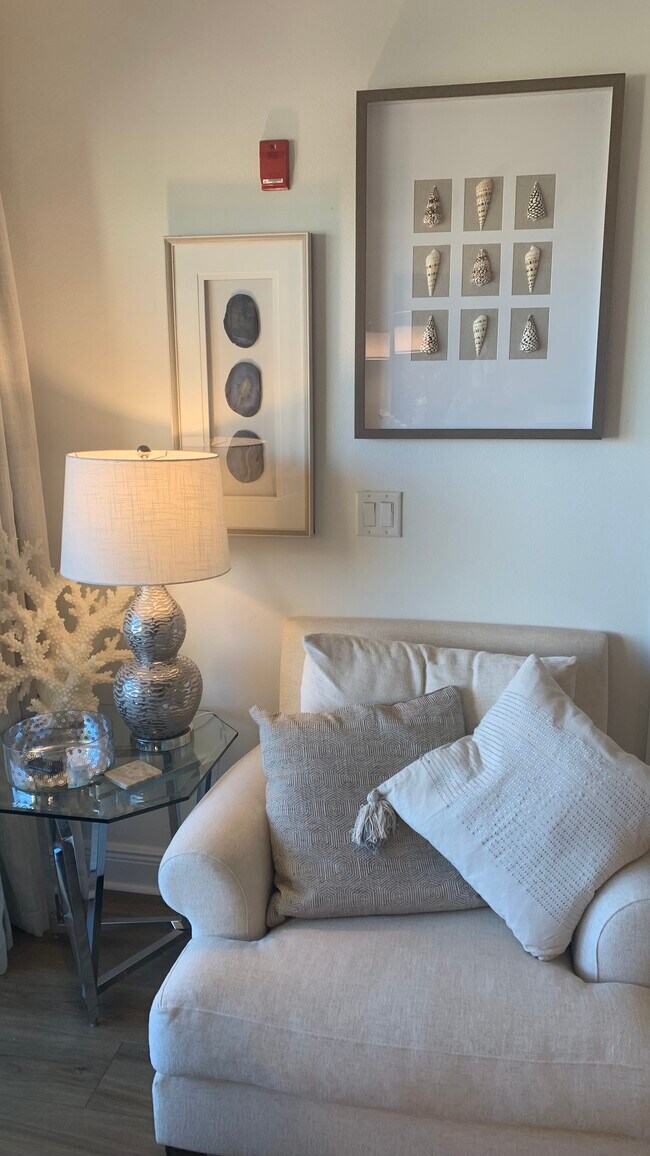 Foto del edificio - 561 Casa Bella Dr