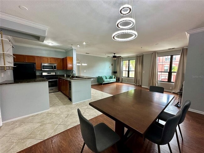 Building Photo - 2765 Via Cipriani St