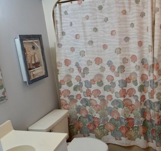 Building Photo - Spacious 2 bed/2 bath Deer Creek Villas-Su...