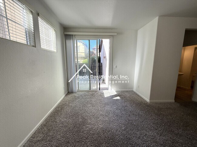 Foto del edificio - A Beautiful 3bd/2.5ba North Natomas Home with 2-Car Garage!