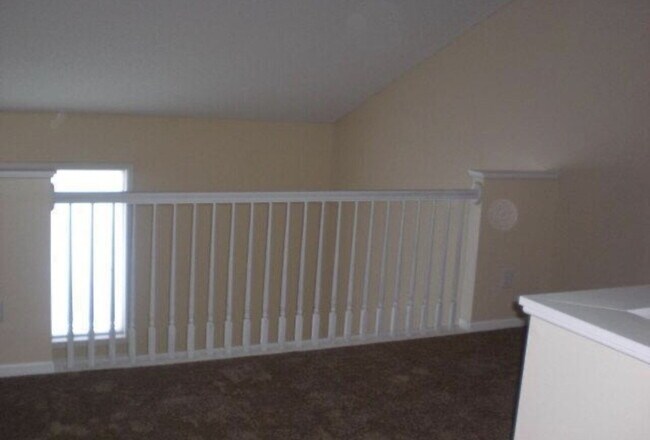 Building Photo - 608 Kingfisher Ln