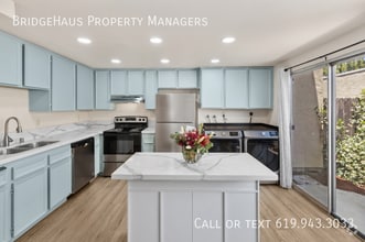 Building Photo - 7831 Rancho Fanita Dr